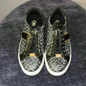 GBG Los Angeles Guess Shoes Sneakers Black & Gold Size 5.5 Women Teen “G” logo